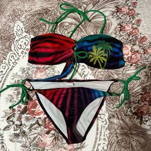 EUC Women’s Winki Island String Bikini - Size L - $5 or 3/$10